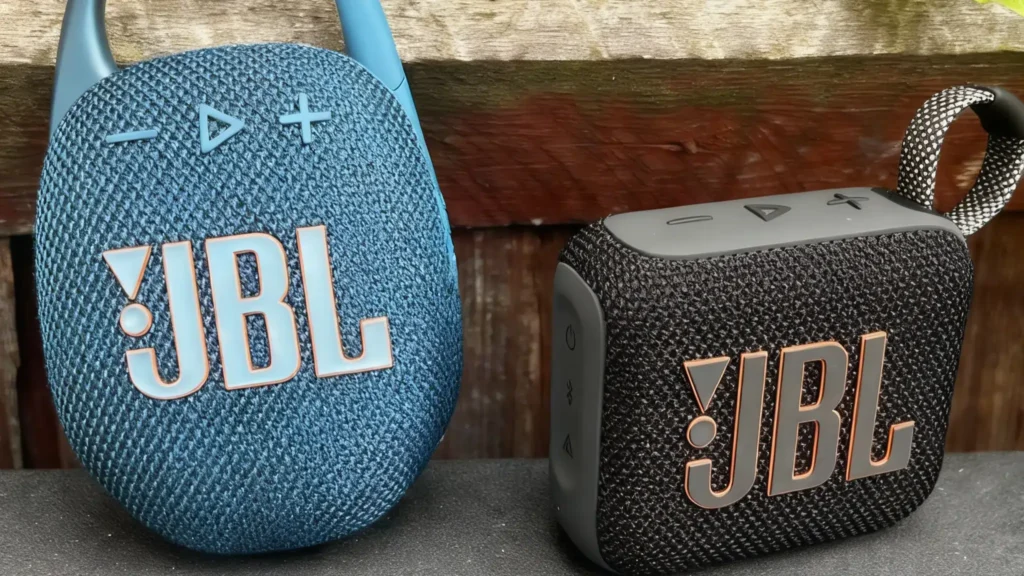 Teal JBL Clip 5 and black JBL Go 4 speakers compared side-by-side.